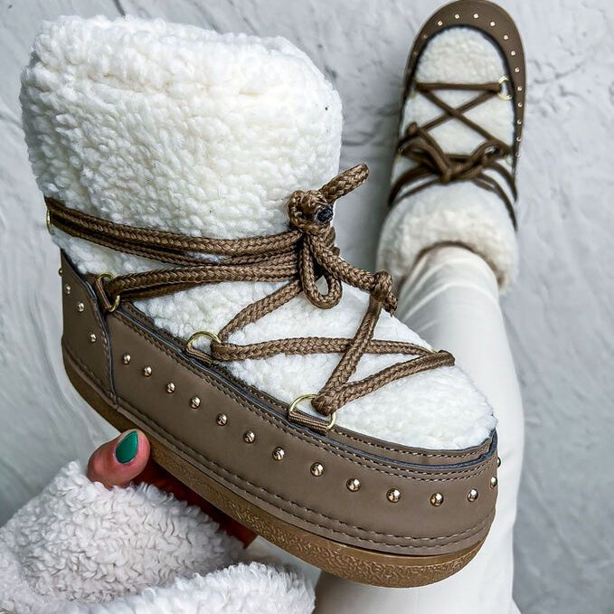 Botin café tipo nieve apliques dorado NB617 C-77